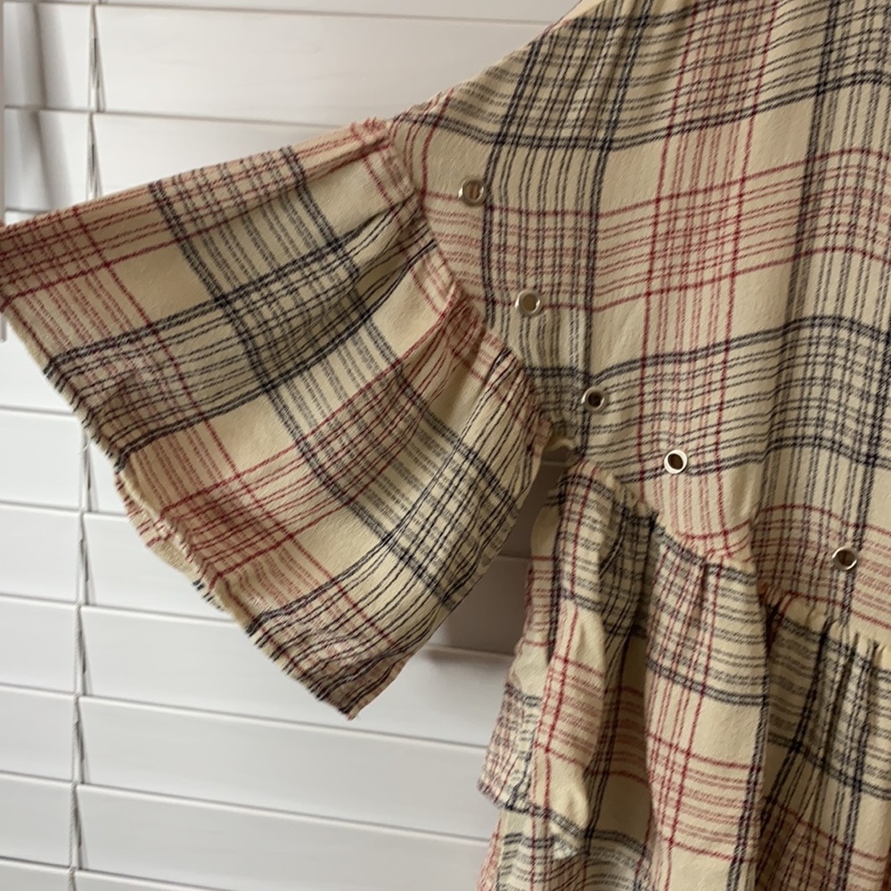 Top - Picture 2 of 4